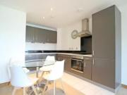 Charming 2 bedroom flat for rent in Salts Mill Road,...