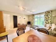 Charming 2 bedroom ground floor flat for rent in Meyrick...