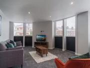 Cozy 2 BR Upper Parliament Street