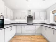 New 3 BA 3 bedroom end of terrace house for rent in...