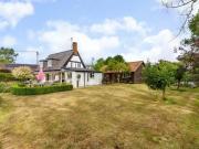 Charming 3 bedroom detached house for rent in 11, Dark...