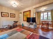 Deal! 3 bedroom detached house for rent in Charmouth...