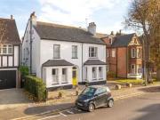 Nice 3 bedroom flat for rent in Lemsford Road, St....