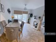 Cheap 3 bedroom flat for rent in Monkton Court,...