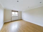 Rental! 3 bedroom Flat to rent, Lea Bridge Road, Leyton,...