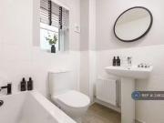 Just in! 3 bedroom semi detached house for rent in...