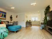 Deal! 3 bedroom semi detached house for rent in Brick...