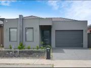 Unique 3 BR 6 Gateshead Street, Craigieburn, VIC 3064