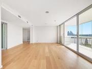 Just in! 3 BR 71/66 Darling Point Road, Darling Point,...