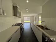 Deal! 3 Burgess Way, North Rothbury, NSW 2335