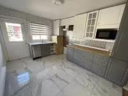 Deal! 941 Rue Lacasse, Montréal Le Sud Ouest, QC, H4C 2Z2.