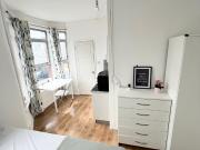 Cheap Anf Bright Studio Flat, Ready To Mive In