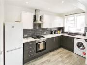 Rental! Bensham Manor Road, Thornton Heath
