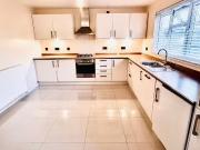 Deal! Cell Barnes Lane, ST. ALBANS