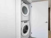 Cheap condo 1bdr with parking 160 kingsway cres Condo...