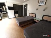 Cheap Deluxe Master Room Near Jalan Alor & MRT Station...