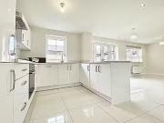 Unique Detached house to rent in Sturgess Avenue, Milton...
