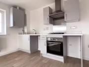 Unique Flat to rent in Central Boulevard, Aylesham,...