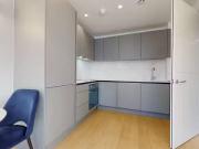 Deal! Flat to rent in New Horizons Court, Brentford TW8