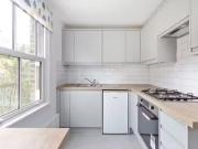 Cozy Flat to rent in Tyrrell Road, London SE22