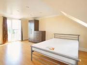 Deal! Room to rent in Rosemary Avenue, Hounslow TW4