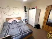Unique Terraced house to rent in Northcote Road,...