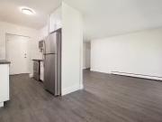 Just in! Unit 0402 470 Wellington St. N