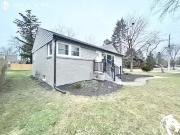 For Rent! Unit 1 1 3201 Dandurand Avenue, Windsor,...