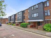 Chelmsford Close, London, W6 1 bed flat for sale £375,000