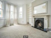 Chelsham Road, London, SW4 1 bed flat to rent £2,100 pcm...