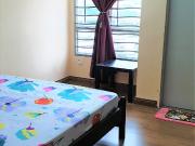 Cheras LRT Middle room for rent at Seri Puteri...