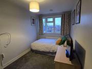 Chertsey Close Walking Distance To Luton Airport, LU2