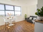 Chester Road, Manchester M16, 1 bed flat to rent, £1,315...