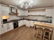 Chesterfield Gardens, Glasgow G12, 3 bed flat to rent,...