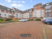 Chesterfield Gardens, Glasgow G12, 3 bed flat to rent,...