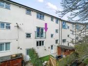 Chestnut Grove, Dartmouth, 2 Bedroom Maisonette Chestnut Grove, Dartmouth, 2 Bedroom Maisonette