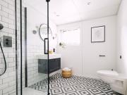Cheyne Walk, Chelsea SW10, 3 bedroom houseboat to rent...