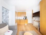 Chic 18m² Studio in the Diverse 17th District of Paris...