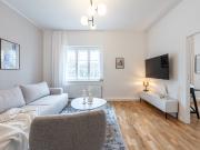 Chic and Cozy: Fully Furnished 2 Room Apartment in Green...