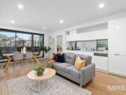 Chic and stylish ground floor living moments from Chapel...