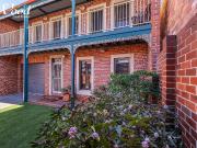 Chic City Living Private, Secure & Steps from Dean Street