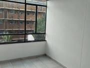 Chic & Convenient: 3 Bedroom by Unisa Campus