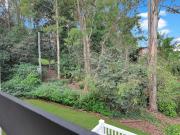 Chic Courtyard. Completed Reno. Charming Native Outlook....