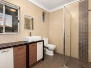 Chic Family Home minutes away from Chelsea beach!