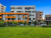 Chic Inner City Living in Parkville