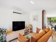 CHIC, MODERN & OH SO CENTRAL!