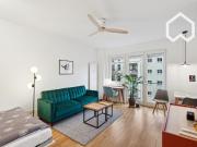 Chic & Modern Studio Apartment at Pariser str in...