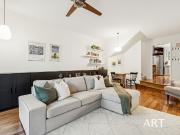 CHIC TOWNHOUSE RIGHT ALONG THE RIVER!