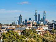 CHIC URBAN LIVING WITH BALCONY & VIEWS – STEPS FROM...