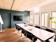 Chices Büro direkt an der Eisbachwelle